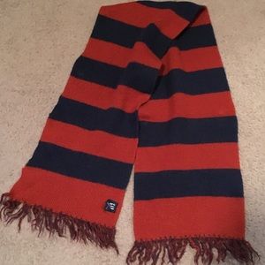 Gap wool scarf.